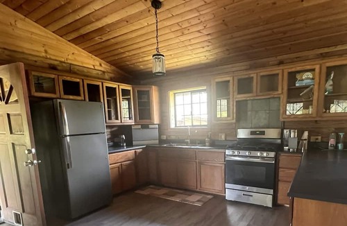 Mountain View Cabin | Hawaiian Forest Estate. 3 Cabins- Sleeps 15! 30 Minutes to Volcano National Park